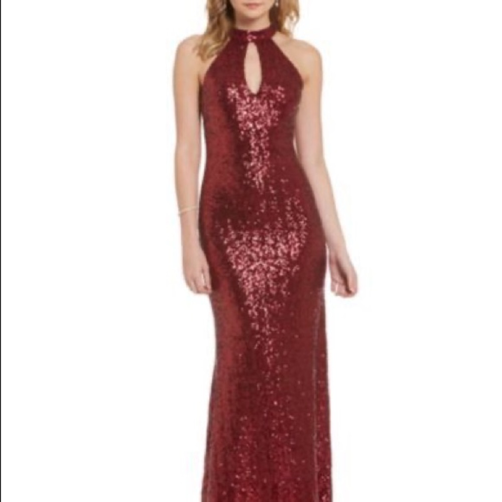 Sexy Sparkly High-Neck Evening gown!